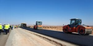 نقل  الاشخاص عبر التطبيقات الذكية وسؤال المصير لحاملي رخصة التقة لسيارات الاجرة