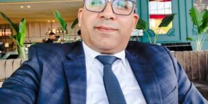 رئيس مجلس المستشارين محمد ولد الرشيد يجري مباحثات مع وفد مجلس الدولة بسلطنة عمان.