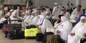 قافلة “الصمود” تتوقف شرقي ليبيا بعد منعها من مواصلة الطريق نحو مصر